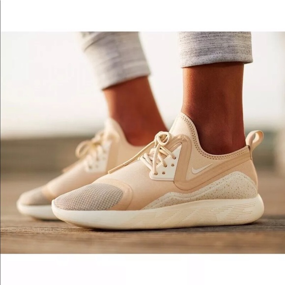 nike lunarcharge women's